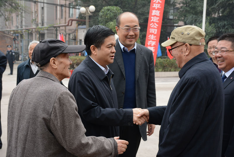1508305147542998.jpg 集團(tuán)領(lǐng)導(dǎo).jpg